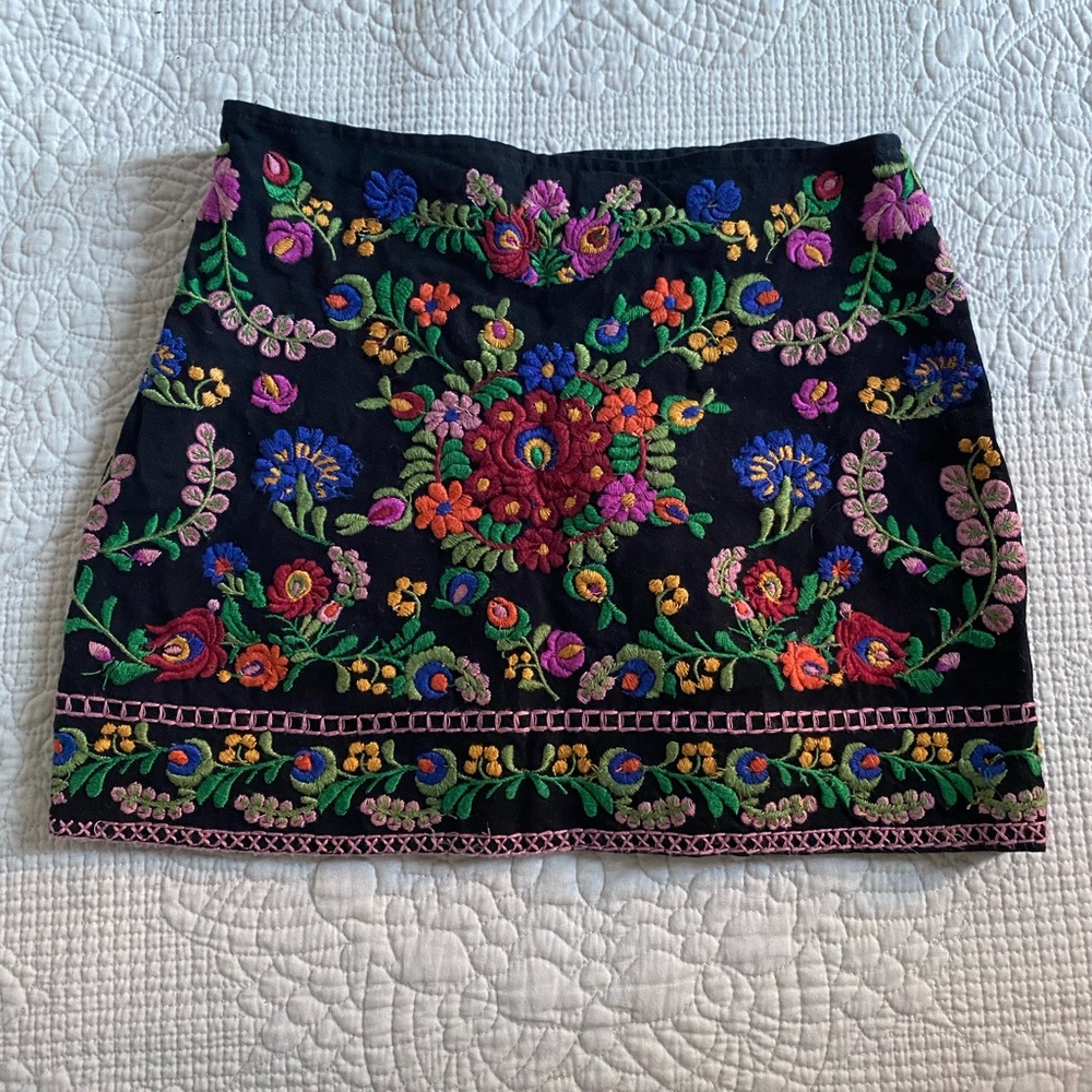 Cute multi-color mini skirt from Zara.